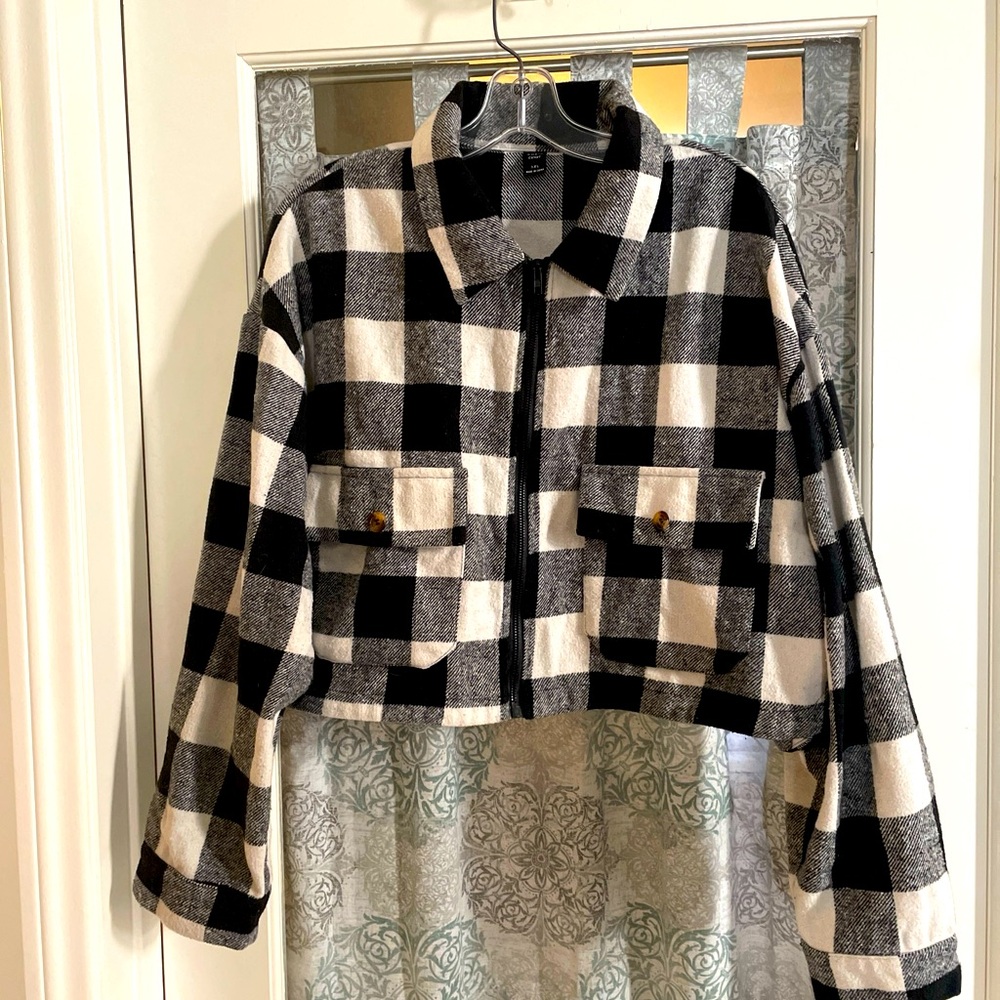 Shein Curve Lightweight Short Jacket 1XL